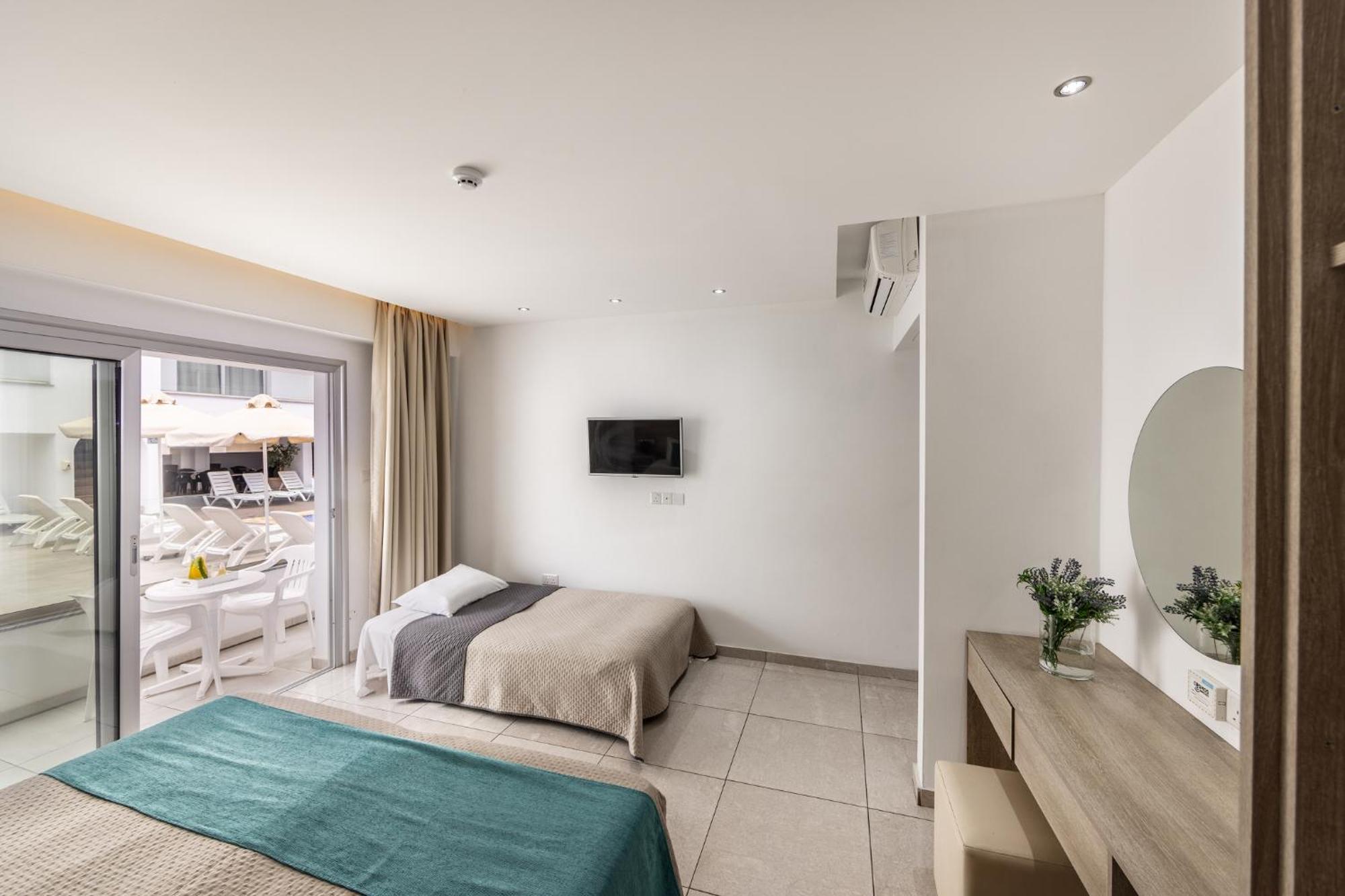 Milea Hotel Ayia Napa Phòng bức ảnh