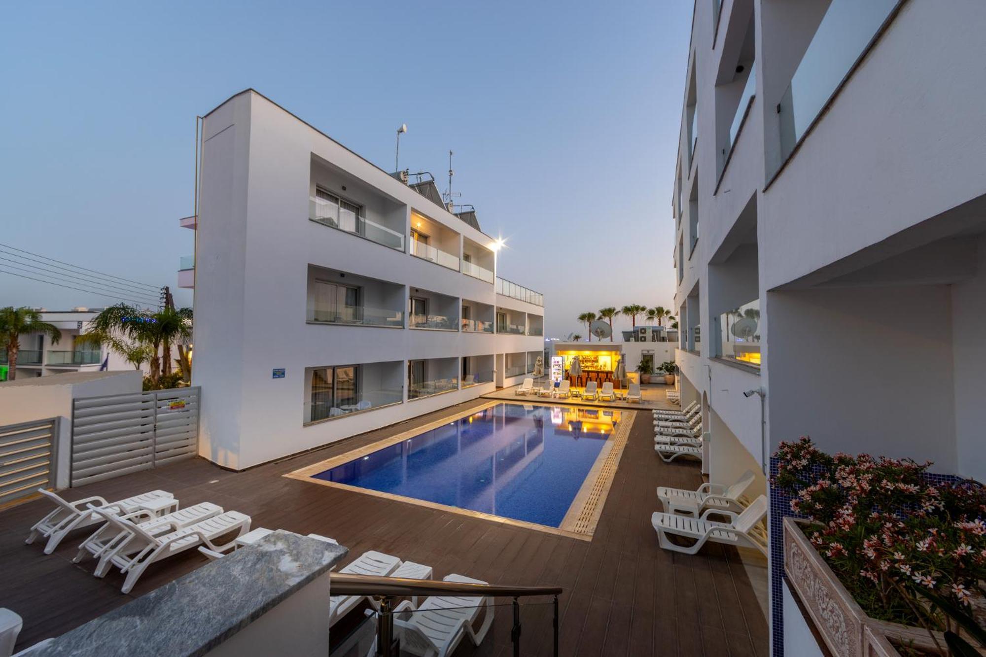 Milea Hotel Ayia Napa Ngoại thất bức ảnh