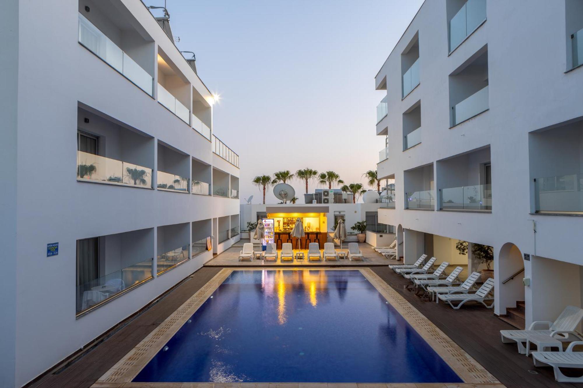 Milea Hotel Ayia Napa Ngoại thất bức ảnh